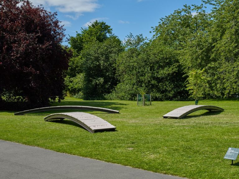 Ivan Argote, Bridges We Are Melting, 2019, Galerie Perrotin, frieze sculpture 2019. ph. Stephen White