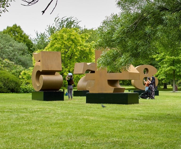 Robert Indiana, One Through Zero, 1980-2002, Waddington Custot, frieze sculpture 2019, ph Stephen White