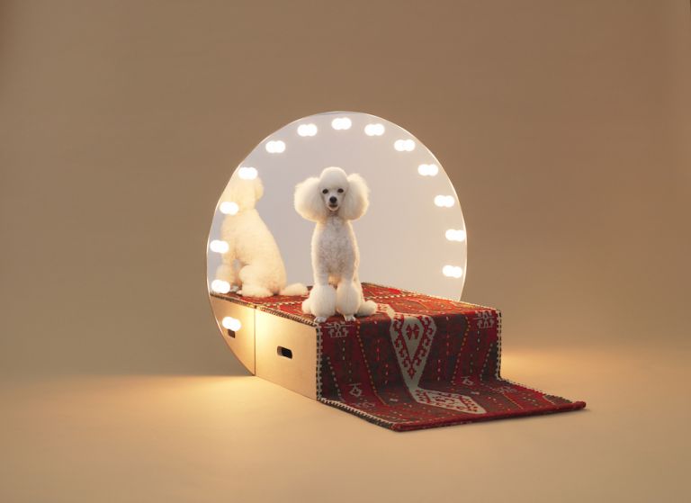 Konstantin Grcic Architecture for dogs: Paramount, 2012 Furniture, pedestal, mirror, carpet, light bulbs, 79 × 42 × 90 cm, © Architecture for Dogs Photo: Hiroshi Yoda