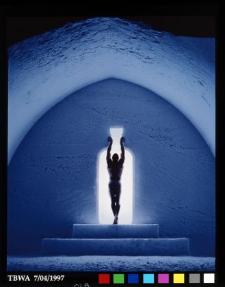 AAC_Herb Ritts_ Absolut Versace III 1996, courtesy Spritmuseum, Stockholm