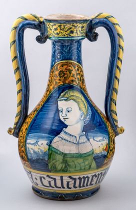 Bottiglia da farmacia, Bottega di Orazio Pompei, Castelli, 1550-60. Collezione privata