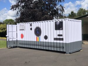 Un container trasformato in macchina fotografica. Il progetto di Brendan Barry