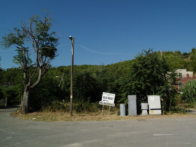 Campagne e locali dismessi nei pressi della stazione di Ferrandina