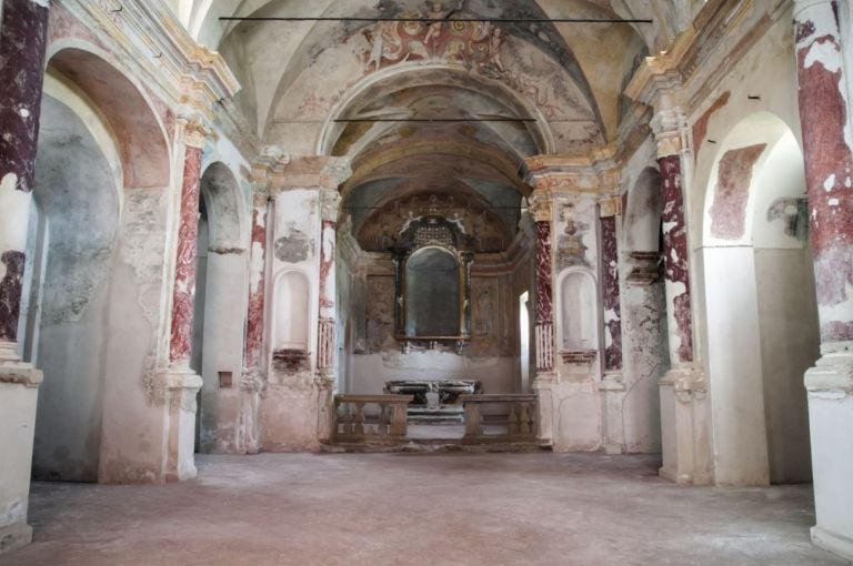 Chiesa di San Sebastiano in Borgo, Serralunga d’Alba. Fondazione La Raia, Tenuta Cucco