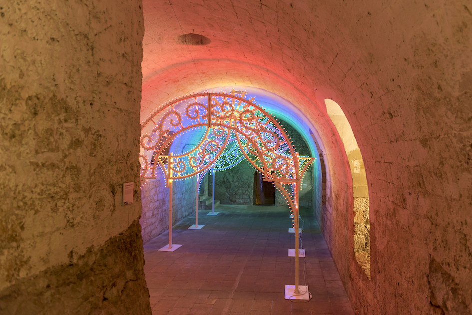Corigliano D’Otranto, Castello Volante con le installazioni di Parisi Luminarie, Distretto Produttivo Puglia Creativa, VisitPugliaCreativa ©Alice Caracciolo