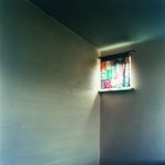 Elisa Sighicelli, Untitled (Corner Window), 2003, fotografia parzialmente retroilluminata su light box, 123 x 123 x 5 cm