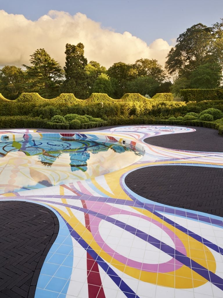 Gateway, JoanaVasconcelos(2019) image by Allan Pollok Morris Courtesy JupiterArtland