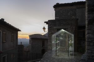 Straperetana 2019. La Luna scende su un paesino vicino a L’Aquila