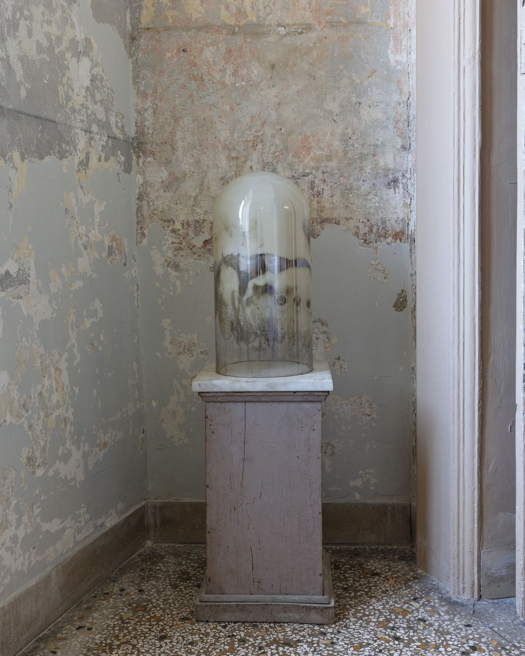Hélène Fauquet, Untitled, 2018. Lo spazio esistenziale. Definizione #2. Installation view at Fondazione Morra, Napoli 2019. Photo Amedeo Benestante