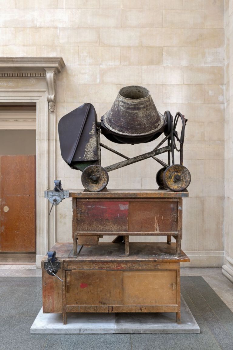 Mike Nelson, The Asset Strippers, 2019. Installation view at Tate Britain, Londra 2019. Photo Tate (Matt Greenwood)