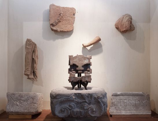 Rachel Monosov, installation view La Città Sommersa, Hypermaremma, 2019 Ansedonia