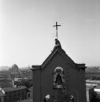 Adriano Bartolozzi fotografa la cupola dell’Annunziata UniFi, Biblioteca di Scienze Tecnologiche/Architettura, Archivio fotografico di Restauro;