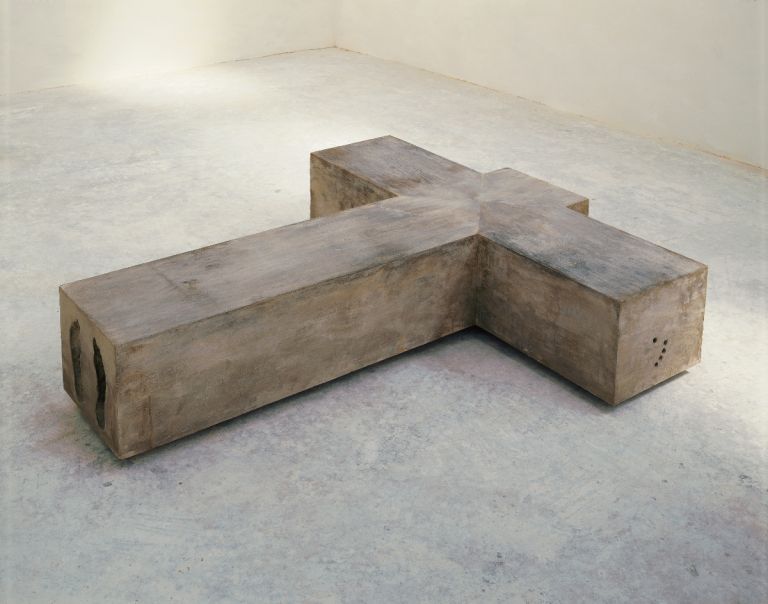 Antony Gormley, Flesh, 1990. Concrete, 36 x 198 x 174 cm. Duerckheim Collection © the Artist. Photo David Ward, London