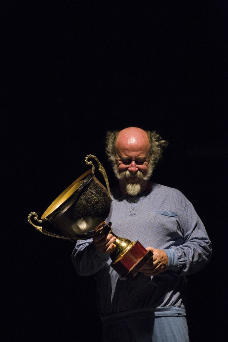 Babilonia Teatri, Padre nostro. Photo Francesca Marra