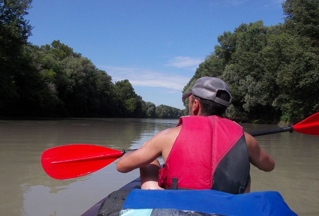 Navigare sull’Adige in canoa. Intervista a Daniele Girardi