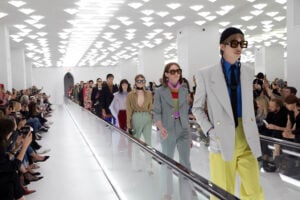 Gucci chiude la Milano Fashion Week. Una performance che racconta la libertà di essere se stessi