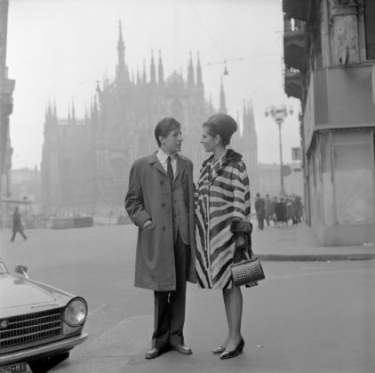Giorgi Gaber e Ombretta Colli in Piazza Duomo, 14 febbraio 1964