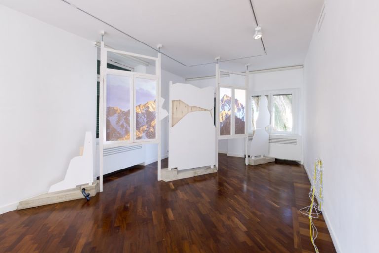 Ludovica Carbotta. Monowe (the residence, the lodge, the shelter). Installation view at smART, Roma 2019. Courtesy l'artista & Fondazione smART – polo per l’arte. Photo Francesco Basileo