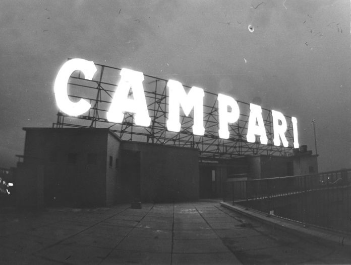 Le insegne Campari a Milano, collezione privata