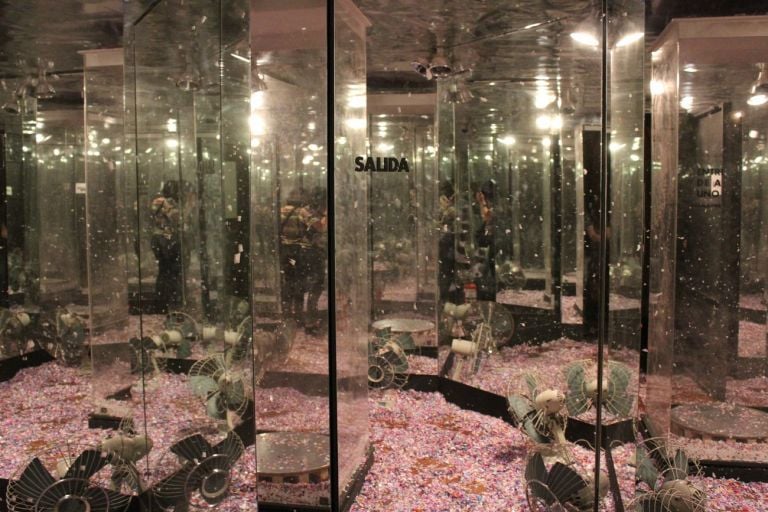 Marta Minujín, The Octogonal Mirror Room, da La Menesunda, 1965 (particolare). Installation view at Museo de Arte Moderno, Buenos Aires 2015. Courtesy Museo de Arte Moderno de Buenos Aires. Photo Agustina Vizcarra