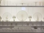 Museo Galileo, vetrina con strumenti scientifici in vetro e termometri dell’Accademia del Cimento, XVII secolo, Firenze, Italia, 2018 © Armin Linke, 2018