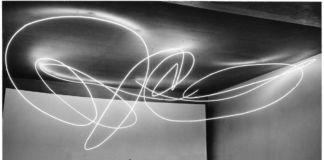 Lucio Fontana, Struttura al neon per la IX Triennale di Milano, 1951. Neon tubes, Environmental size. © Fondazione Lucio Fontana by SIAE 2019 Courtesy Fondazione Lucio Fontana, Milano