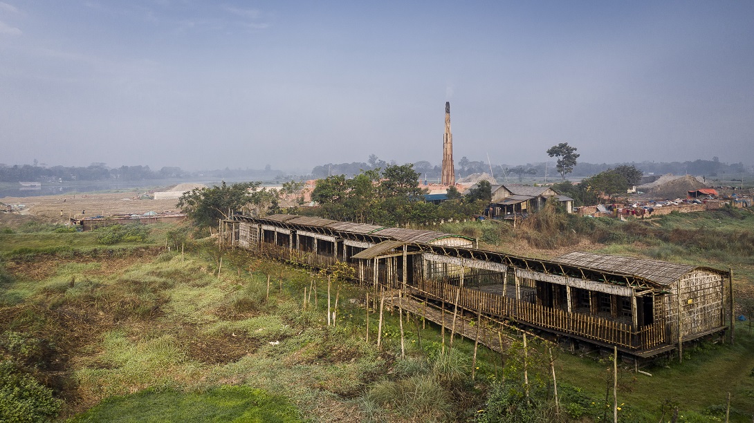 General view of the building during the dry season, Arcadia Education Project, South Kanarchor, Bangladesh. | Aga Khan Trust for Culture / Sanndro di Carlo Darsa (photographer)