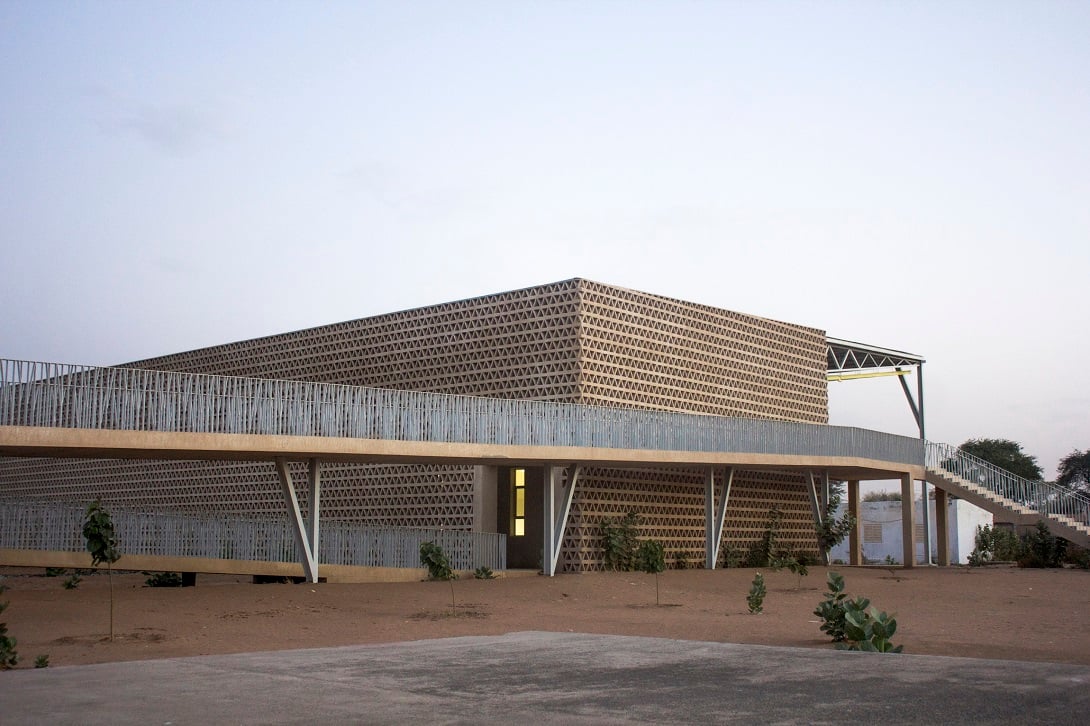 View of access ramps and façade, Alioune Diop University Teaching and Research Unit, Bambey, Senegal. | Aga Khan Trust for Culture / Chérif Tall (photographer)