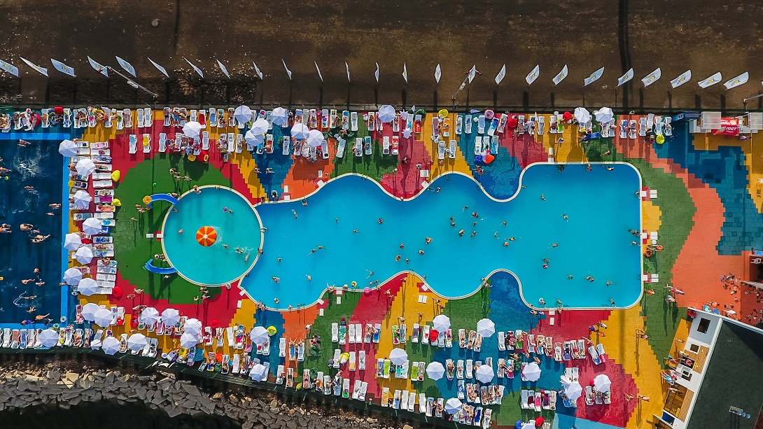 Aerial view of the pool from the beach, Almetyevsk, Public Spaces Development Programme, various locations, Tatarstan, Russian Federation. | Ivan Petrov