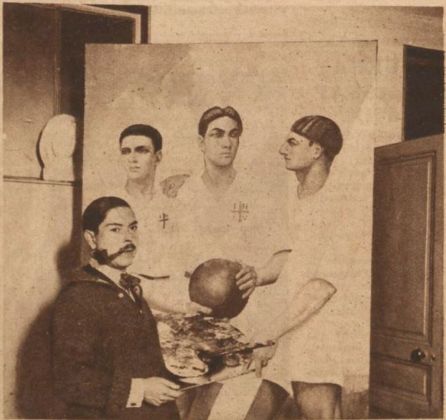 Ángel Zárraga mentre dipinge Futbolistas. Archivio Gallica