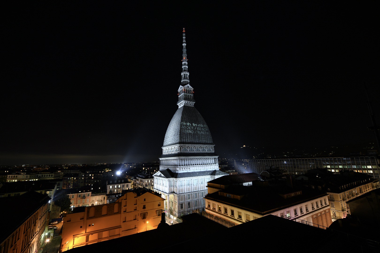 La Mole Antonelliana con il logo di Club To Club