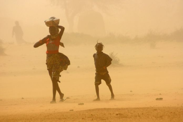 Deserto di sabbia nella regione di Tillaberi in Nigeria