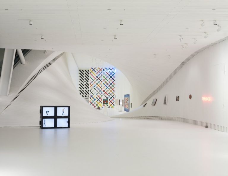 Hodgkin and Creed. Inside Out. Installation view at Kistefos Museet, Jevnaker, 2019. Courtesy of BIG – Bjarke Ingels Group & Kistefos. Photo Einar Aslaksen