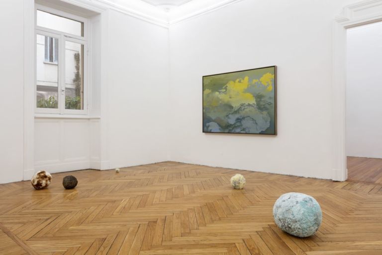Jay Heikes, Before common era. Installation view at Federica Schiavo Gallery, Milano 2019. Photo © Andrea Rossetti, courtesy Jay Heikes and Federica Schiavo Gallery