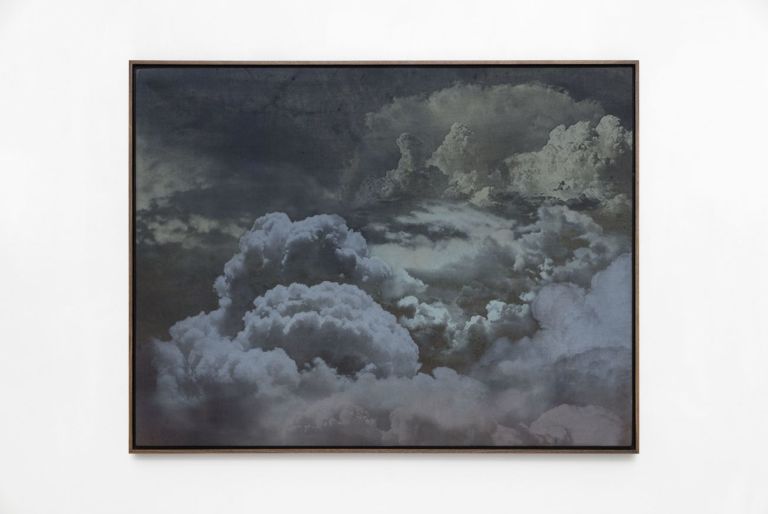 Jay Heikes, Mother Sky, 2019. Oil on stained canvas 96,5 x 127 x 5 cm. Courtesy Jay Heikes and Federica Schiavo Gallery