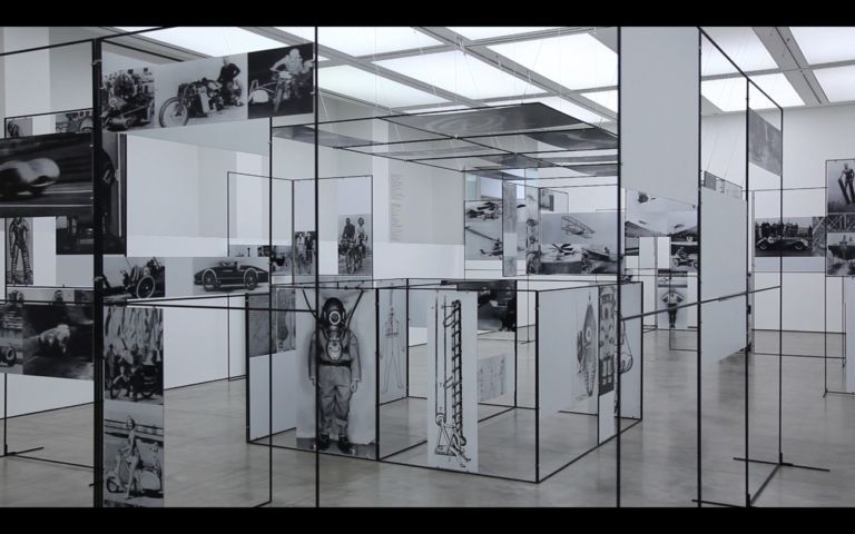 Liam Gillick, Hamilton, 2014, still da video. Collezione Maja Hoffmann. Courtesy l’artista & Esther Schipper, Berlino