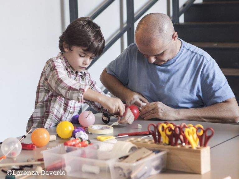 Museo Nazionale della Scienza e della Tecnologia Leonardo da Vinci di Milano. Famiglie in Tinkering Zone. Photo © Lorenza Daverio – Museo Nazionale della Scienza e della Tecnologia