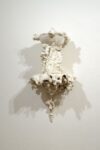 Sissi, Motivi Ossei, ceramica smaltata, 60x40x40 cm. Photo Michele Sereni