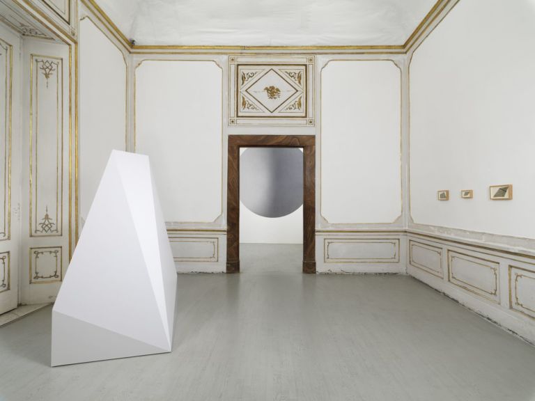 Sol LeWitt. Lines, Forms, Volumes, 1970s to Present. Installation view at Galleria Alfonso Artiaco, Napoli 2019. Photo Luciano Romano. Courtesy Galleria Alfonso Artiaco, Napoli