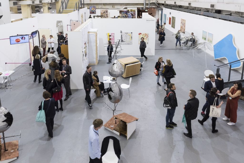 10 anni di Sunday Art Fair a Londra, la fiera per nuove gallerie e artisti emergenti