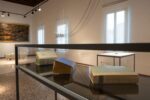 The Only Stable Thing. Exhibition view at Scala del Bovolo, Venezia. Photo Silvia Longhi