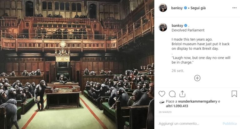 scimmiesmal Banksy colpisce a Londra. Nuova opera in vetrina in negozio in disuso