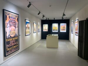 All’Ape Museo di Parma una mostra sulle assicurazioni. Opere, manifesti e documenti