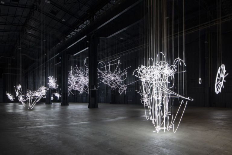 Cerith Wyn Evans. ...the Illuminating Gas. Exhibition view at HangarBicocca, Milano 2019. Courtesy of the artist & Pirelli HangarBicocca. Photo Agostino Osio