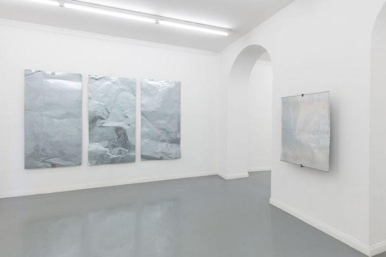 Gianluca Panareo, The doors of the Mounatin King’s Hall. Installation view at Galleria Fonti, Napoli 2019. Photo Amedeo Benestante