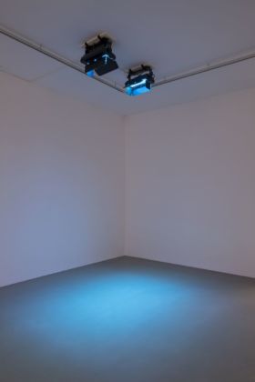 Hassan Khan, LightShift, 2015. Photo Martin Argyroglo. Courtesy l’artista & Galerie Chantal Crousel, Parigi