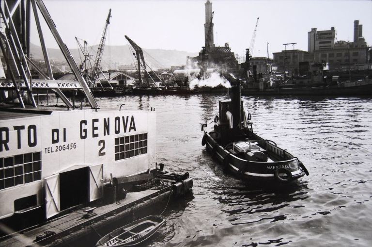 Lisetta Carmi, Porto di Genova, 1964 © Lisetta Carmi. Courtesy of Martini & Ronchetti, Genova