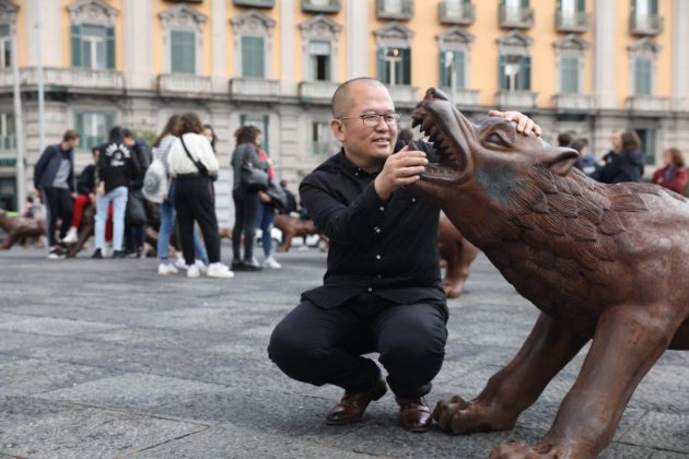 Liu Ruowang, Wolves Coming, Piazza Municipio, Napoli