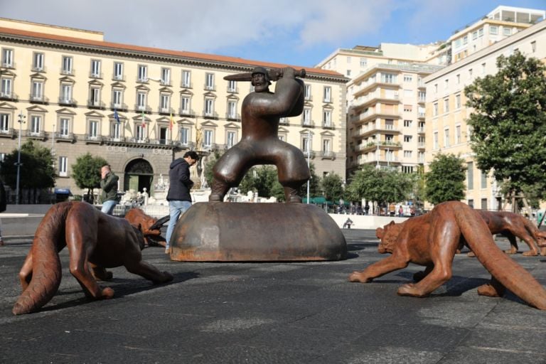 Liu Ruowang, Wolves Coming, Piazza Municipio, Napoli