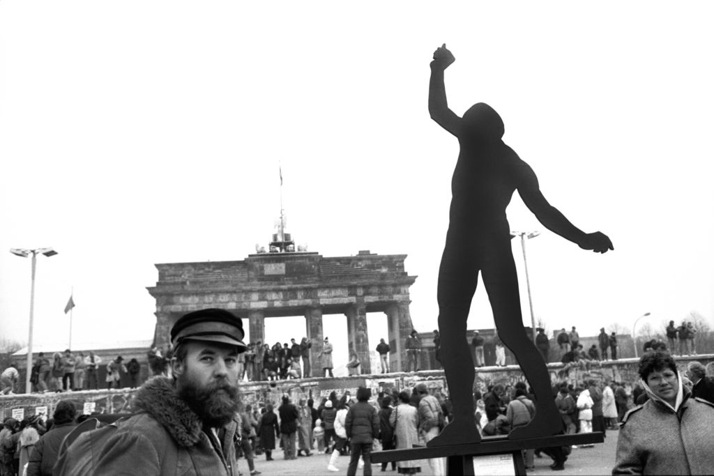 Luciano Ferrara a Napoli. Una mostra fotografica a Napoli racconta la caduta del muro di Berlino